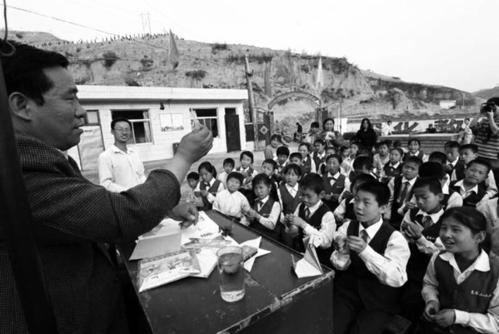 董现坤：五彩折纸玩出快乐人生