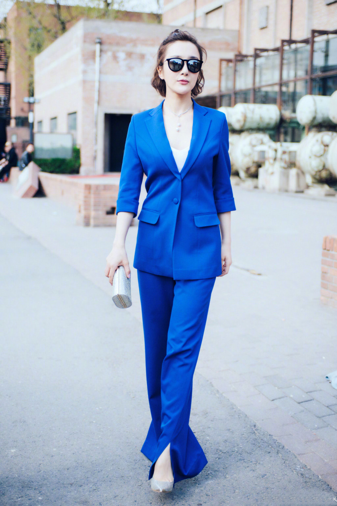 唐嫣李依晓走秀 (李依晓唐嫣时装秀)