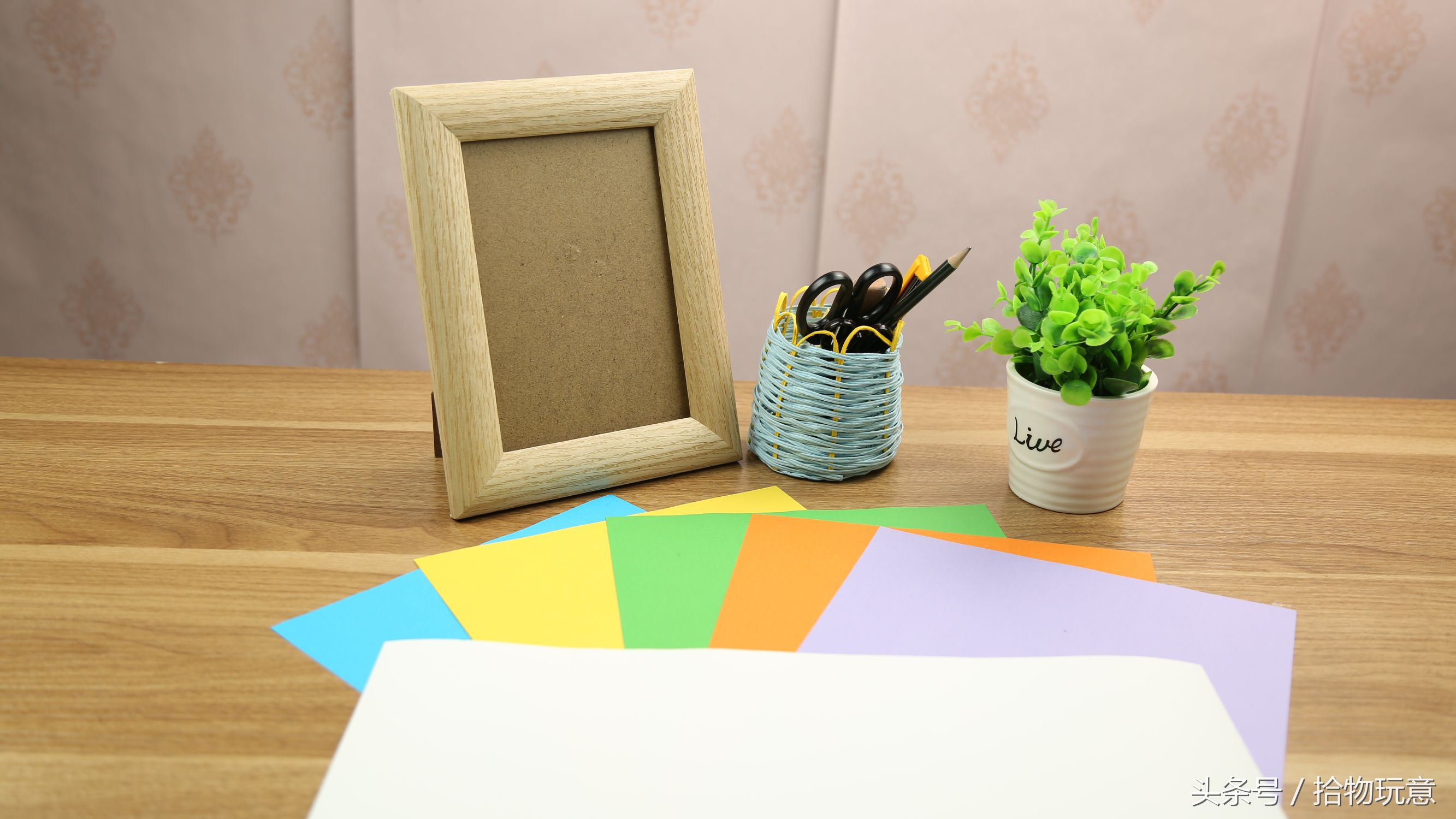 卡纸怎么做成蝴蝶,请用卡纸做出蝴蝶