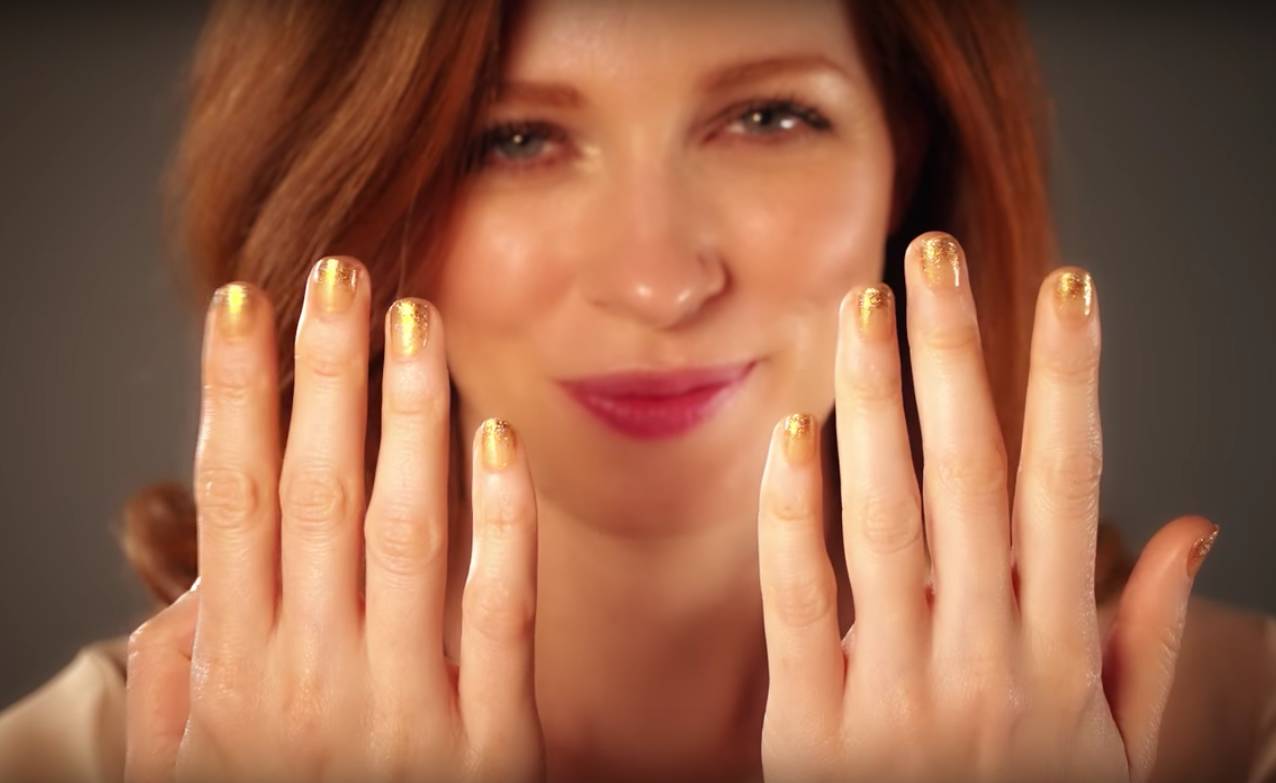 怎样用一瓶指甲油做出好看的指甲,如果你有一瓶指甲油你会做什么