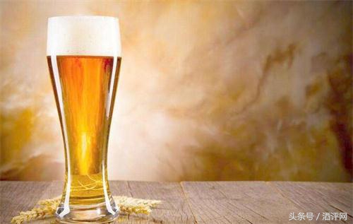 黄啤白啤黑啤生啤哪个不苦,黑啤黄啤鲜啤