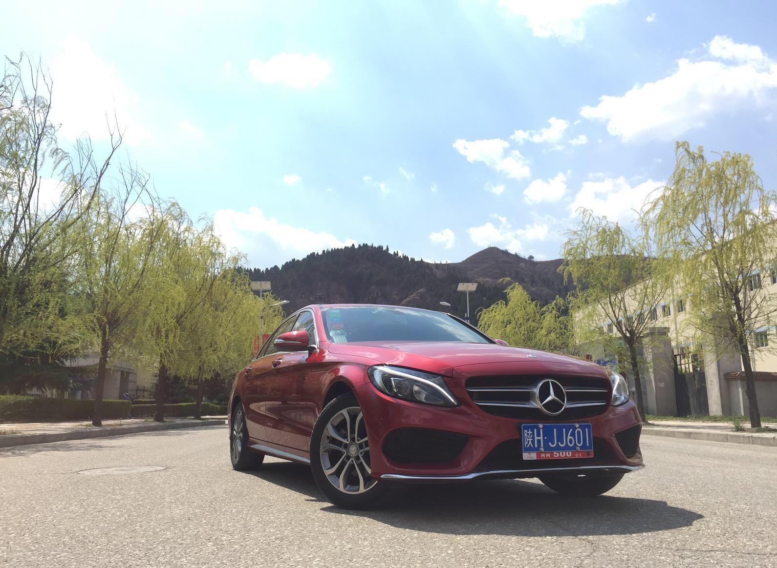 红色奔驰c级180老款,奔驰c180l是什么级别