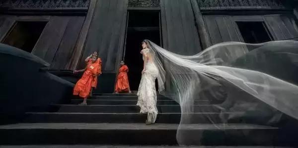 国外创意婚纱摄影作品,激发摄影师灵感的创意婚纱照