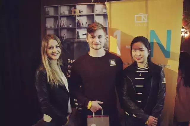 我们在三里屯的疯狂足球party上，搞了波大事情