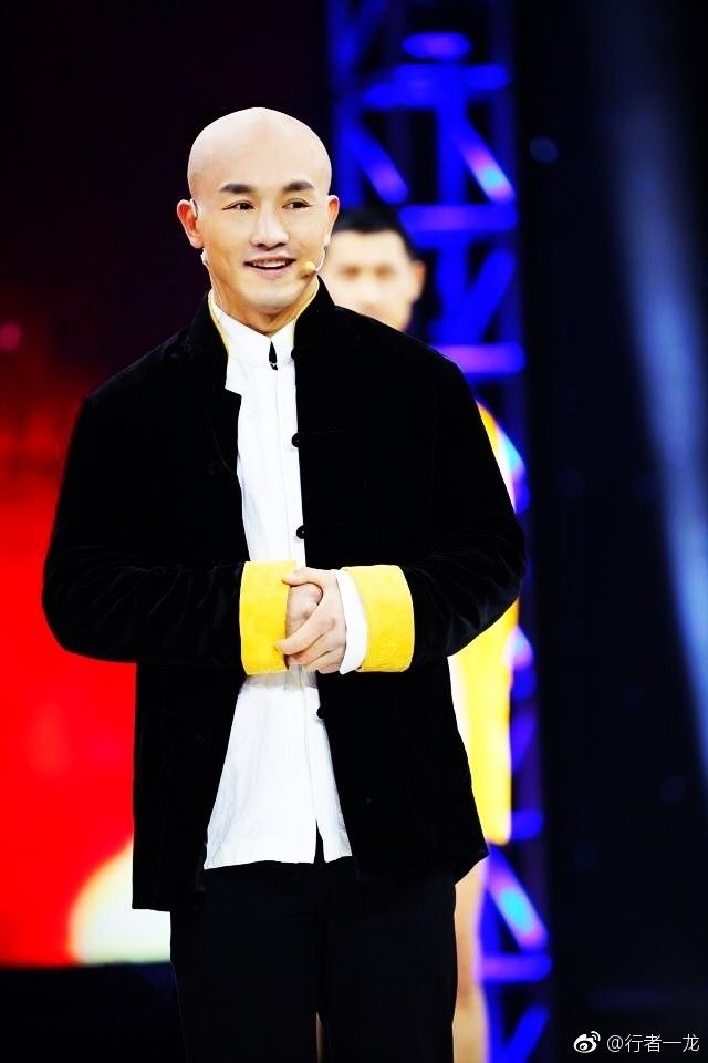 播求认怂啦，一龙最牛挑战，重拳889磅谁不服，11秒KO霸气