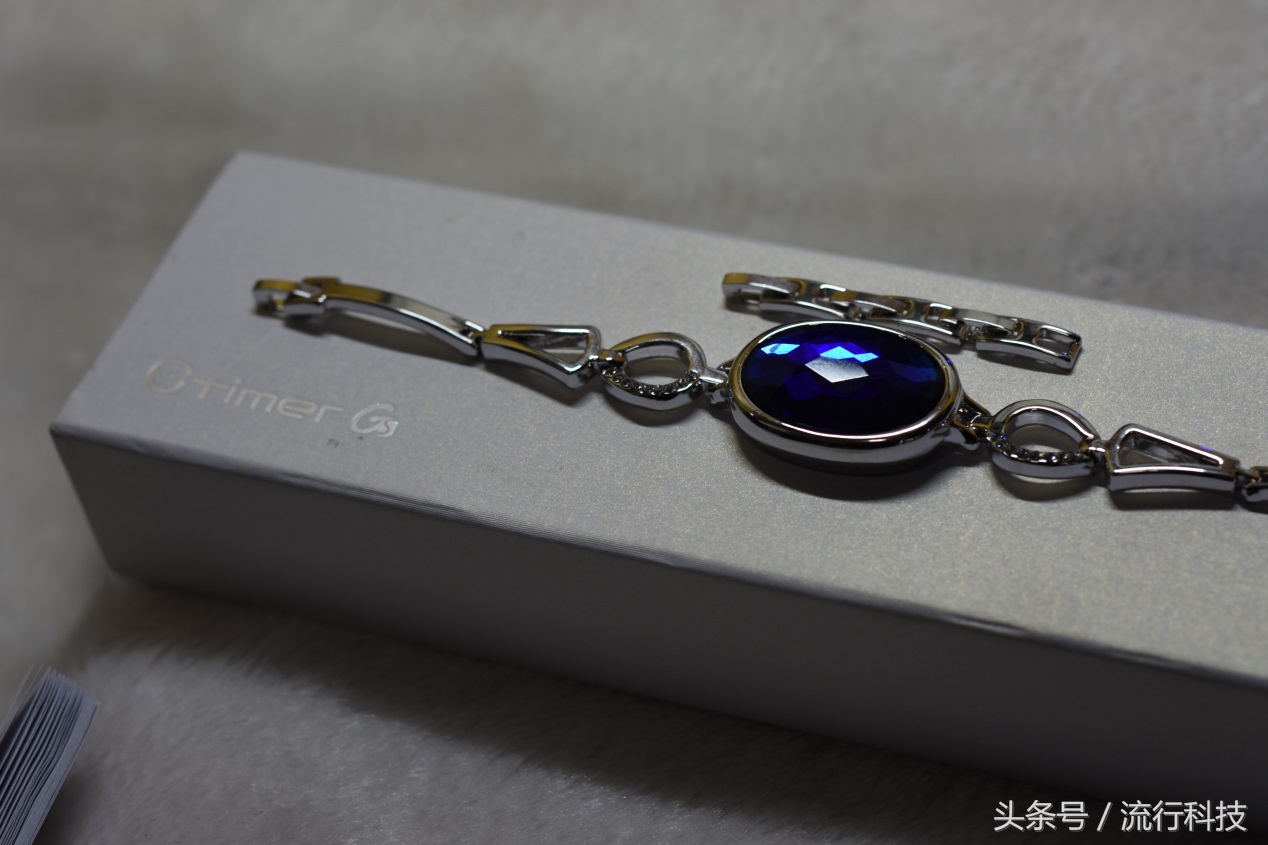 女性所爱的饰品这款也能算是吗？看信利女性手环怎么定义