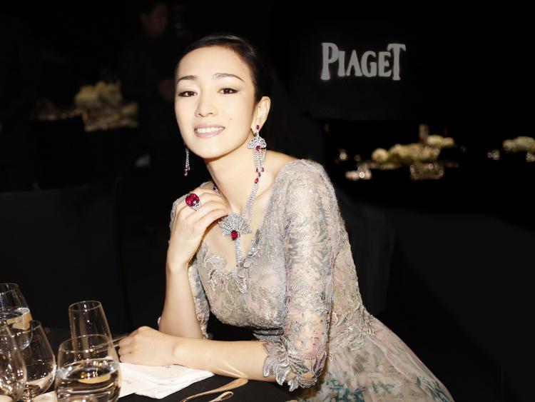 angelababy抠图事件怎么回事,angelababy抠图事件