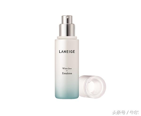 爽肤水跟精华液的顺序,爽肤水精华水的正确使用顺序