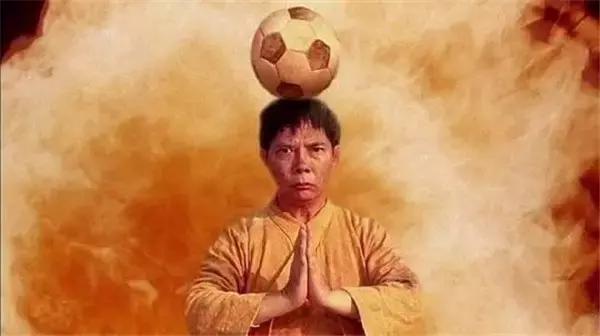 星爷金刚腿和铁头功,还记得功夫巨星李小龙吗