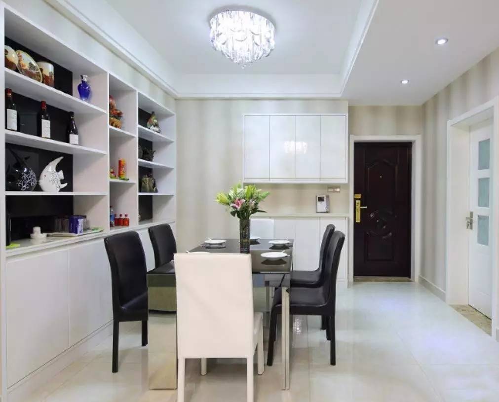 餐桌可以对着入户门吗,入户门对着餐桌如何装修