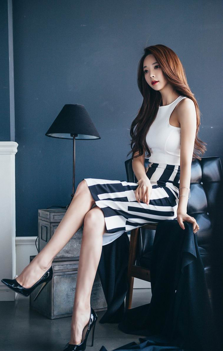 领略韩国气质的淑女裙装风格