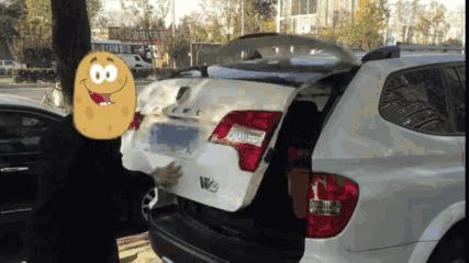 在主驾驶怎么关后备箱,车后备箱一般怎么关