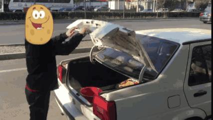 在主驾驶怎么关后备箱,车后备箱一般怎么关