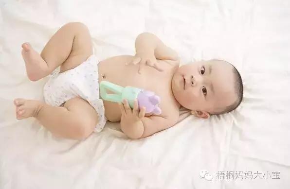 母乳宝宝正常的大便怎样的,母乳奶粉混合喂养大便怎样才正常