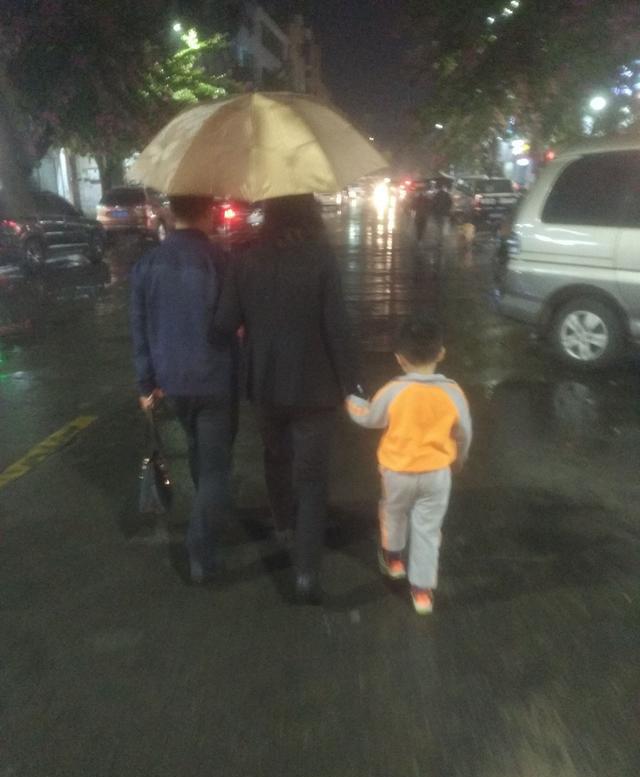 献血400ml会头晕严重不,第一次献血头晕出虚汗怎么回事