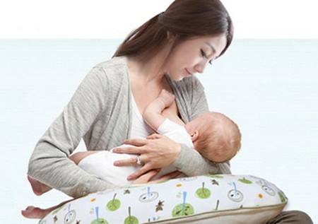 出月子后奶变少怎么追奶,生气母乳变少了如何追奶