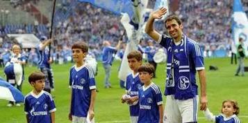 无兄弟不足球完整视频,无兄弟不足球翻译