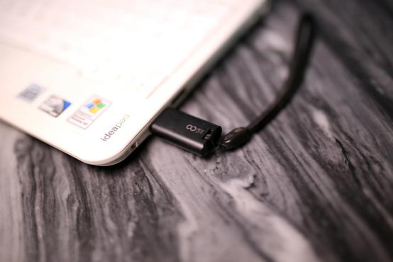 潮酷玩：如何利用U盘制作安卓电脑，看直播利器