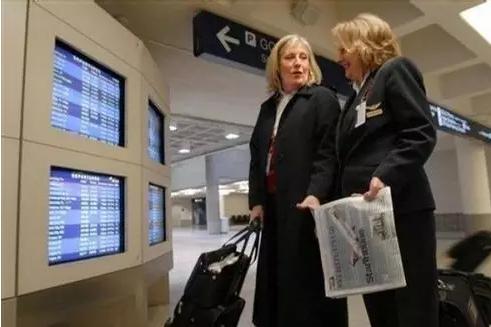 美联航服务态度,美联航波音777-300er超级经济舱