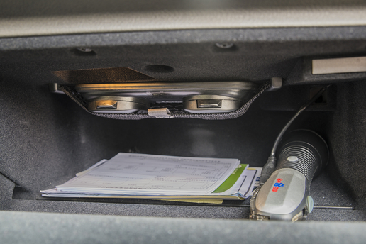 宝马316i有17款的吗,宝马316i值不值得入手