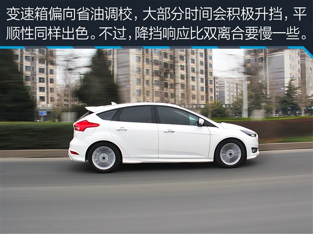 科鲁兹对比福克斯哪款好,两厢雪佛兰科鲁兹值得买吗