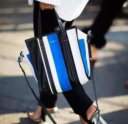 巴黎世家最好看的一款包,巴黎世家丑出天际的东西