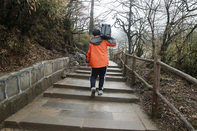 峨眉山吃住行,峨眉山吃住最佳攻略