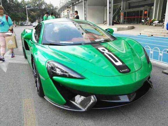 武磊赵明剑,国足韦世豪的车