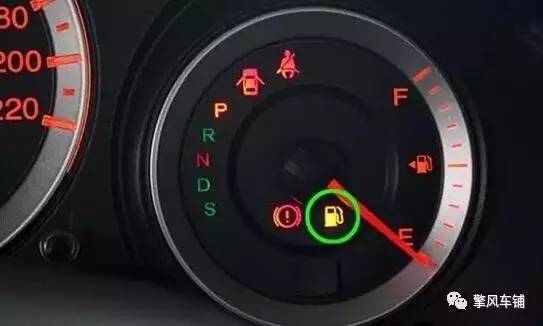 仪表盘油表亮灯还能跑多少公里,仪表盘显示油表后还能跑多远