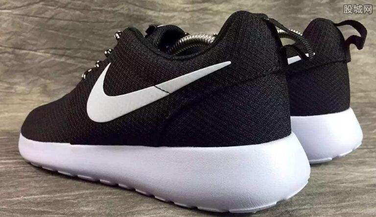 耐克怎么辨别真假视频,耐克fly钉鞋怎么辨别真假