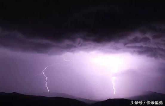 球状闪电是怎样形成的有没有危险,球状闪电是什么诡异事件