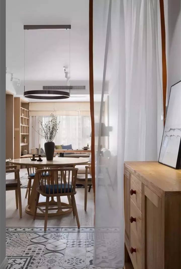 阳台对阳台是穿堂煞吗,阳台装推拉门可以挡穿堂煞