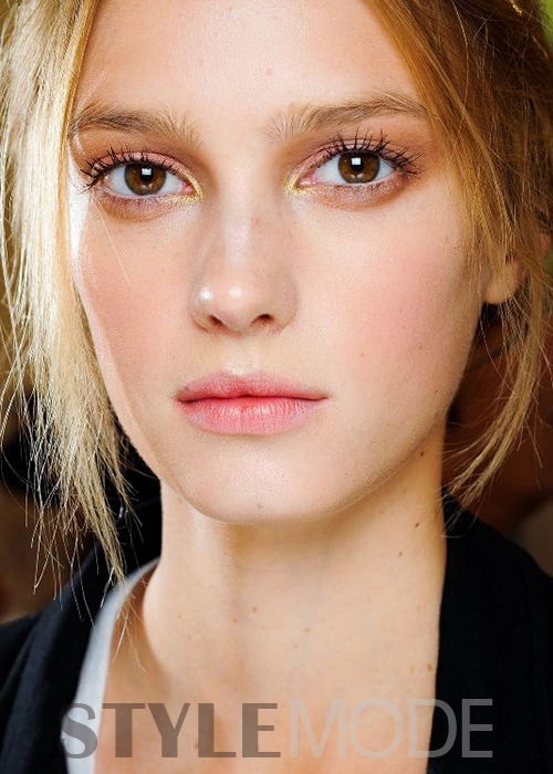 宋茜风姿绰约宛若公主般优雅高贵,宋茜年轻时的盛世容颜