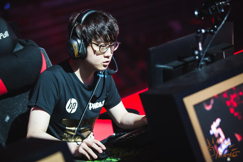 韩国主播看kt打jdg第四局,lck季后赛t1对阵kt第五局