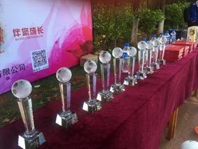 云岭校园直播间连线绿茵场