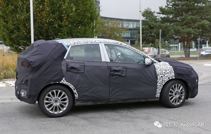 热闹的小型市场,2020款现代konan超小型suv