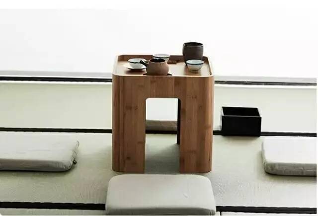 各种稀奇古怪的小桌子,不同形状的桌子