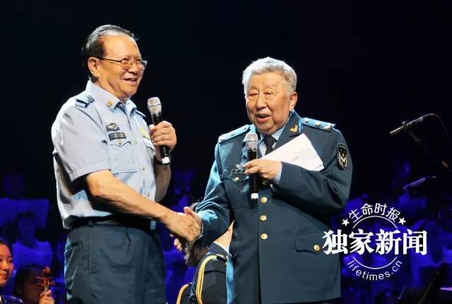 阎老走了,也许你熟悉舞台上的他,却未必了解生活中另一个他