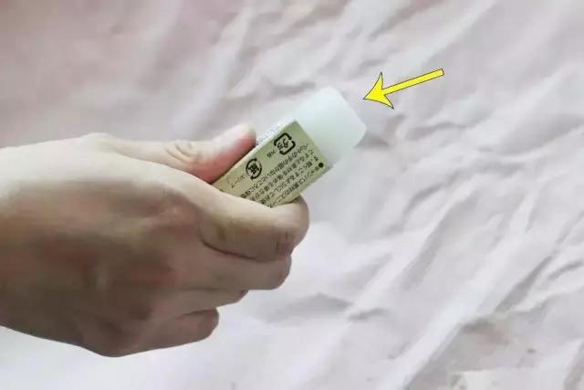 小白鞋清洁去污净怎样使用,小白鞋变黄了变脏了怎么刷白妙招