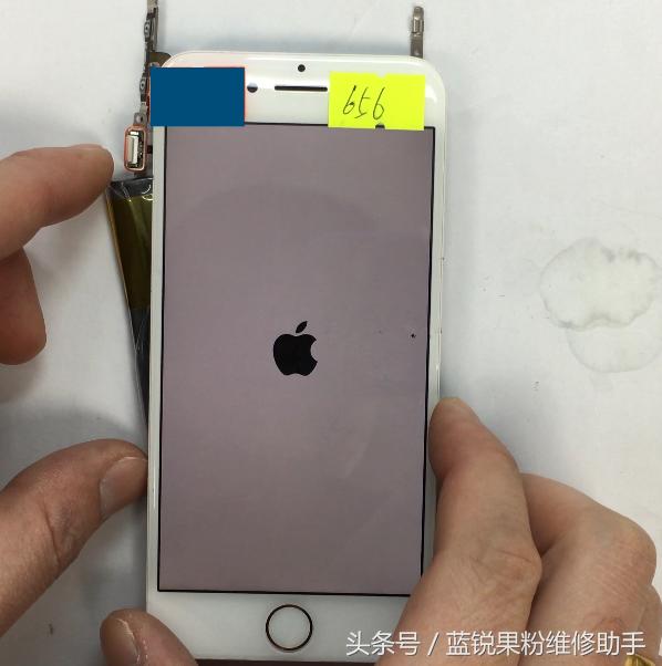 iphone7装前置摄像头白苹果重启,iphone7一直白屏无限重启还原