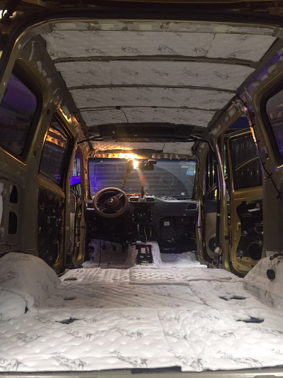 泰安地区五菱宏光s改装隔音,五菱宏光s改门隔音施工过程