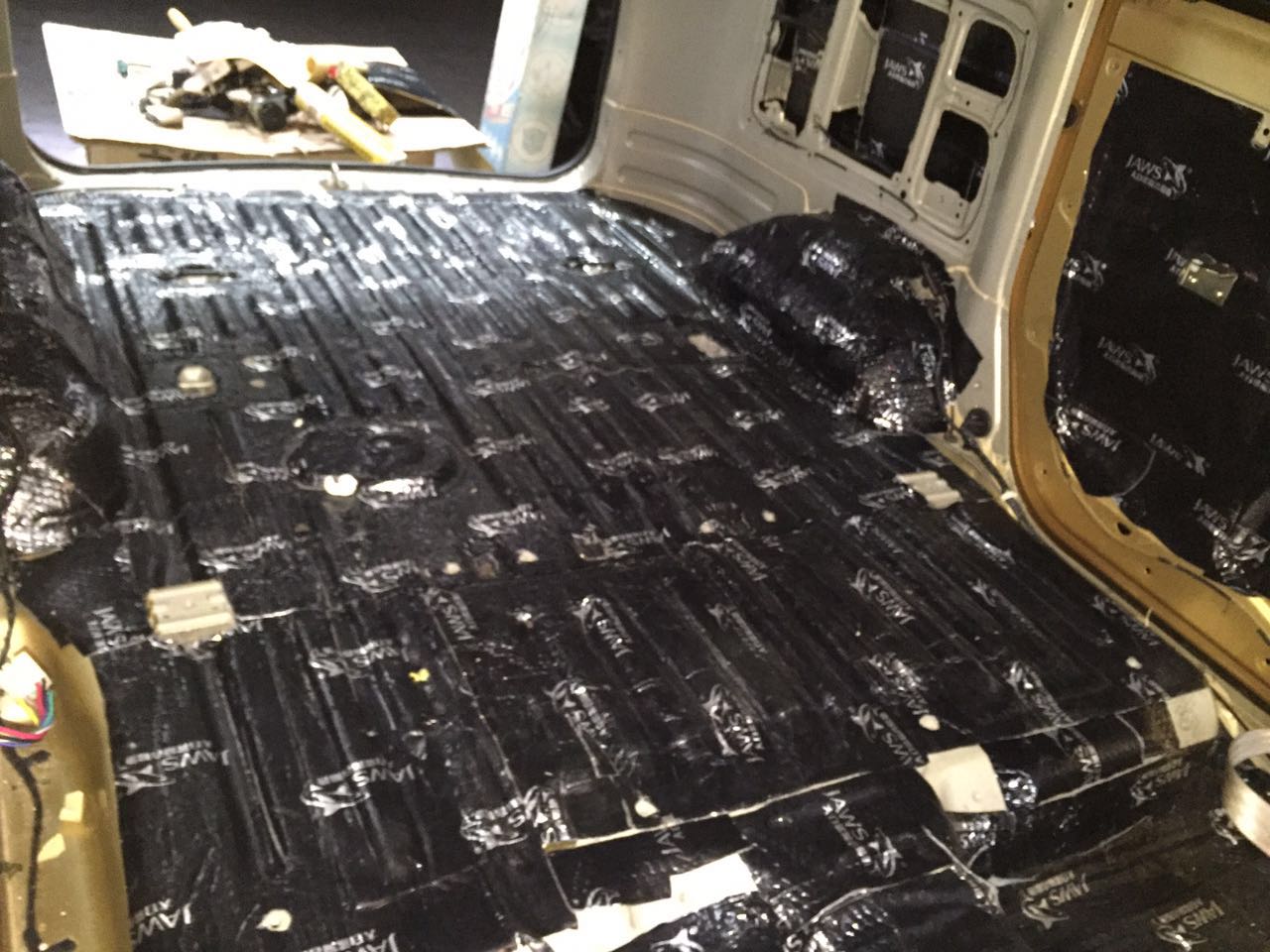 泰安地区五菱宏光s改装隔音,五菱宏光s改门隔音施工过程