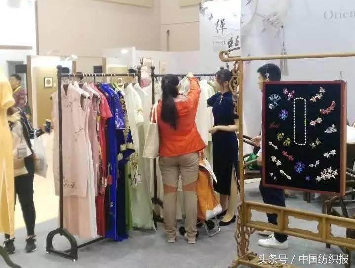 总说丝绸传统,“丝绸苏州2017”却美得很时尚