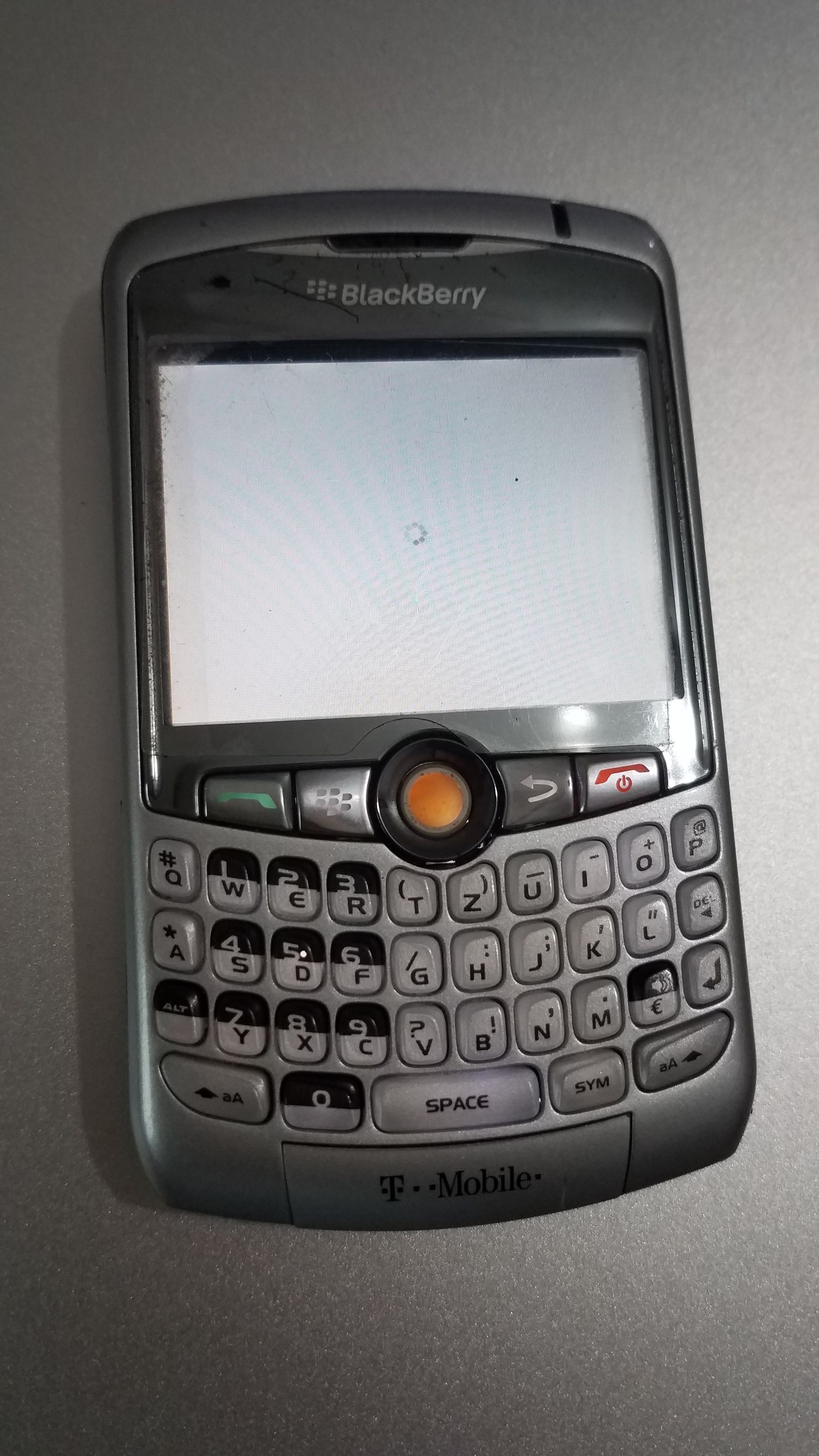 情怀充值！80块买的黑莓8310做备用机体验