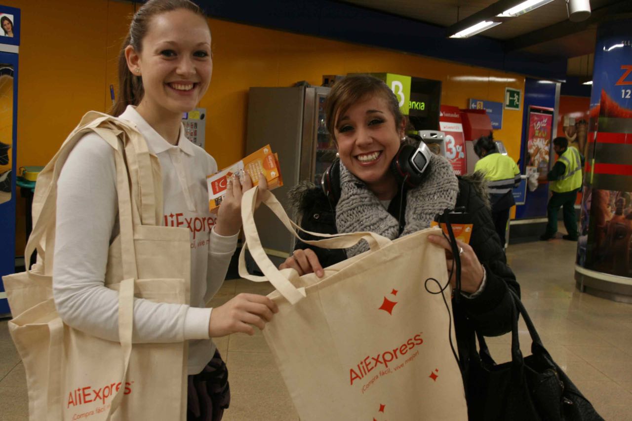 从价格向品牌蜕变，20万中国中小企业借速卖通抱团出海