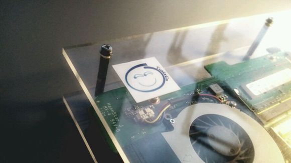 旧办公电脑机箱diy,diy木制笔记本电脑机箱