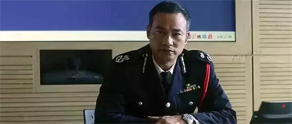 周润发同学，演了一辈子黑老大，向华强不敢惹他，爱妻爱家好男人