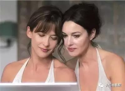 敢让这位国宝级女神上山下水也只有这位张艺谋的老朋友了