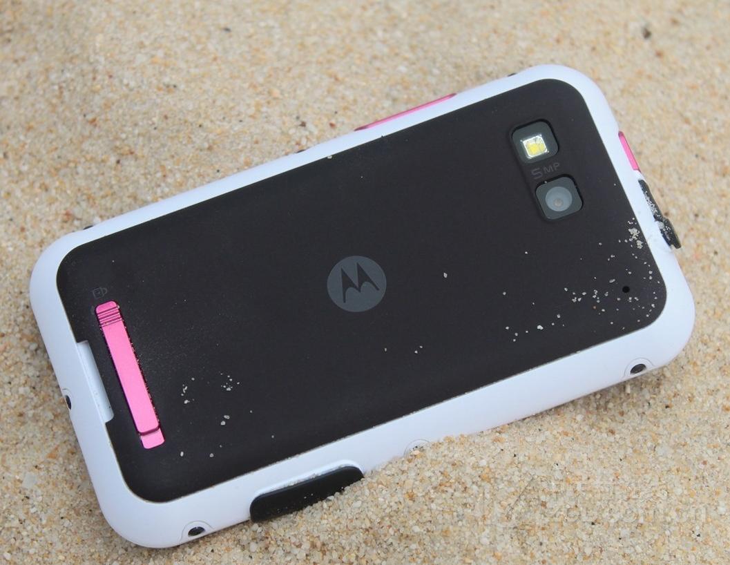 摩托罗拉三星索尼智能手机选哪个,摩托罗拉第一款三防手机