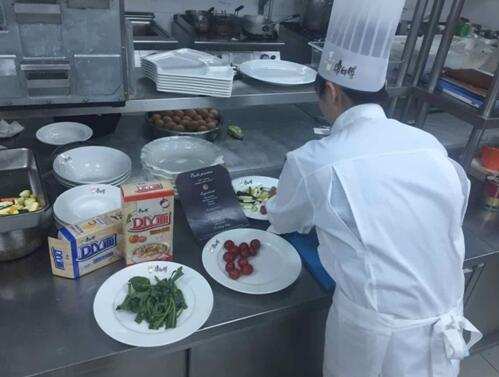 事不过三朱婷夺海外首冠!接班刘翔李娜征服世界一句话感动国人